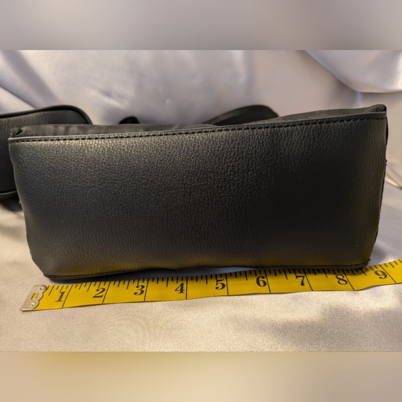 NWT Madden Girl Black Crossbody Bag with Silver Chain Detail - Picture 10 of 11